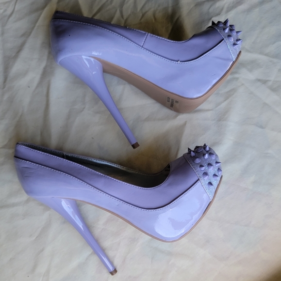 Qupid Women's Spiked Cap Round Toe Platform Pumps Glitter Size 6 - Picture 5 of 7